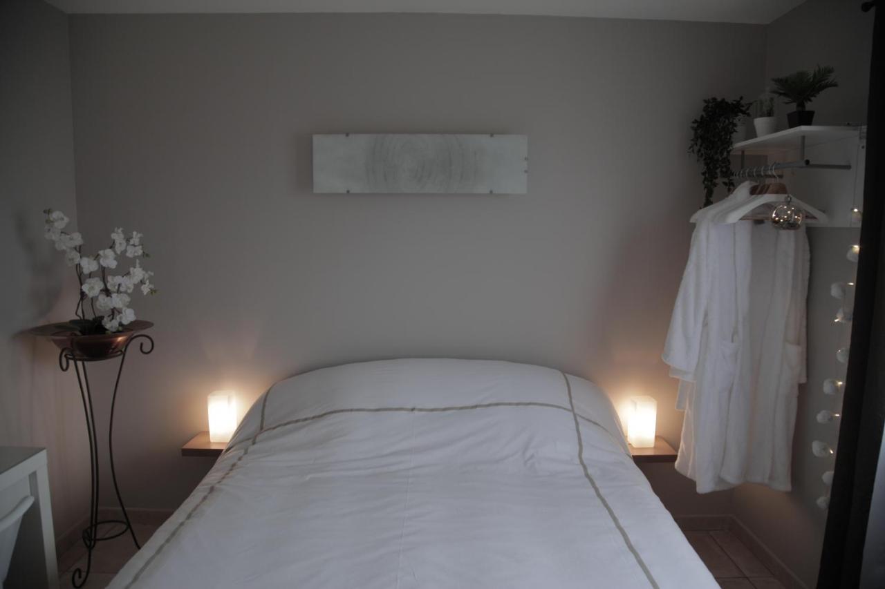Au Doux Repos Bed and Breakfast Lucbardez-et-Bargues Buitenkant foto
