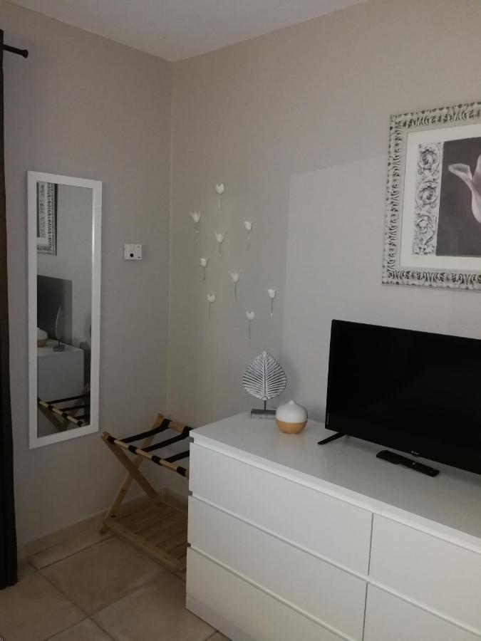 Au Doux Repos Bed and Breakfast Lucbardez-et-Bargues Buitenkant foto