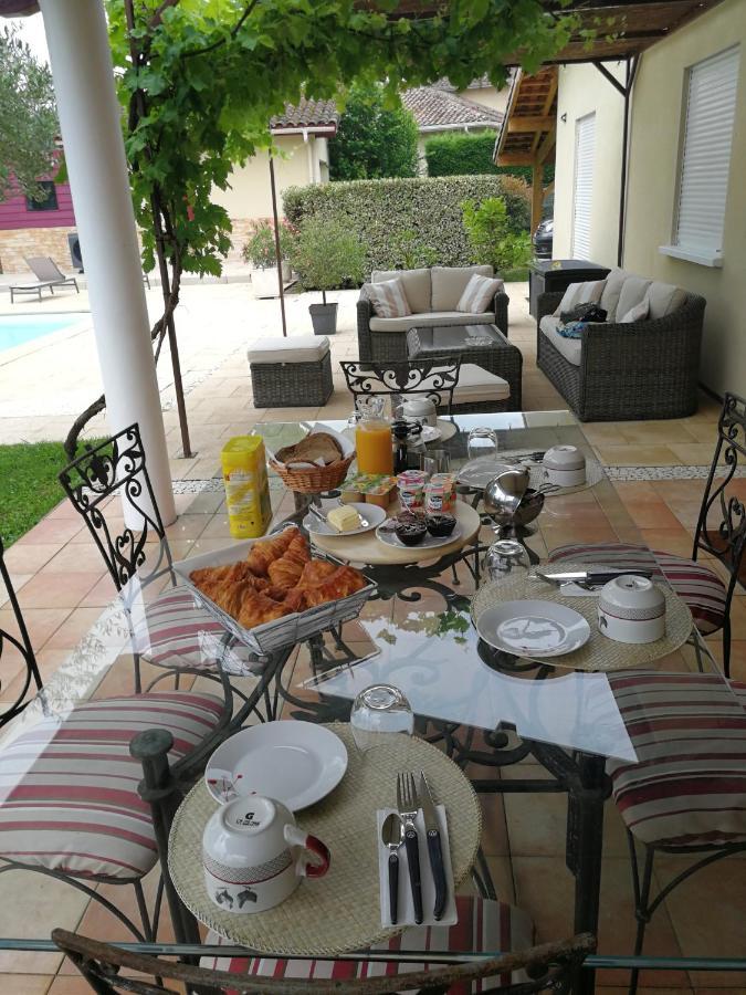 Au Doux Repos Bed and Breakfast Lucbardez-et-Bargues Buitenkant foto